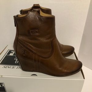 Frye booties /Cognac